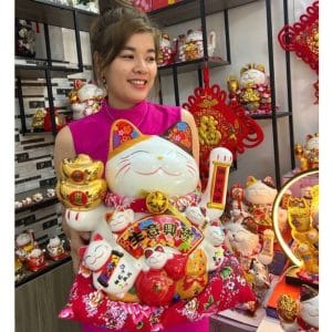 Mèo Thần Tài Vẫy Tay "Vinh Hoa Phú Quý" Size Đại 38cm (Mèo Size Lớn) – Quà Tặng Khai Trương, Tân Gia Bề Thế & Đột Phá Tài Lộc (Giao Hỏa Tốc TP.HCM)