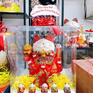 Mèo thần tài phú quý đỏ kèm mèo mini