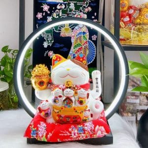 Mèo Thần Tài Vẫy Tay Đắc Lợi 18cm Kèm Đèn Hào Quang Sang Trọng – Quà Tặng Khai Trương, Tân Gia Cao Cấp