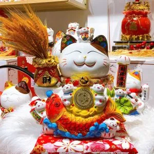 Mèo Thần Tài Như Ý Cát Tường Cá Chép 35CM